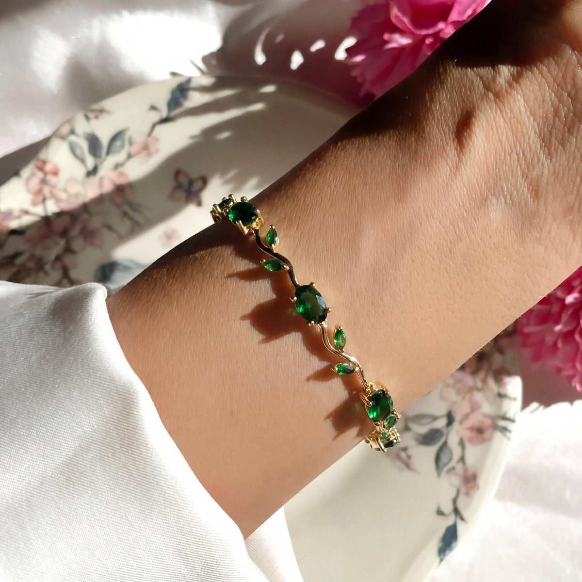 Luminous Crystal Stones Tulip Bracelet