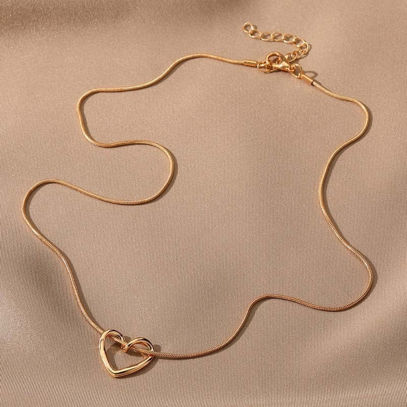 Korean Hollow Heart Necklace – Anti-rust Tarnish